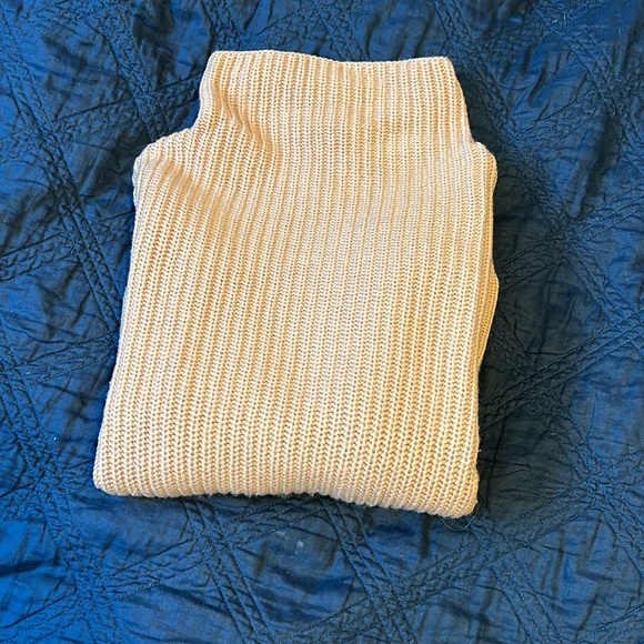 Aritzia Montpellier sweater. Size small. - Picture 3 of 5